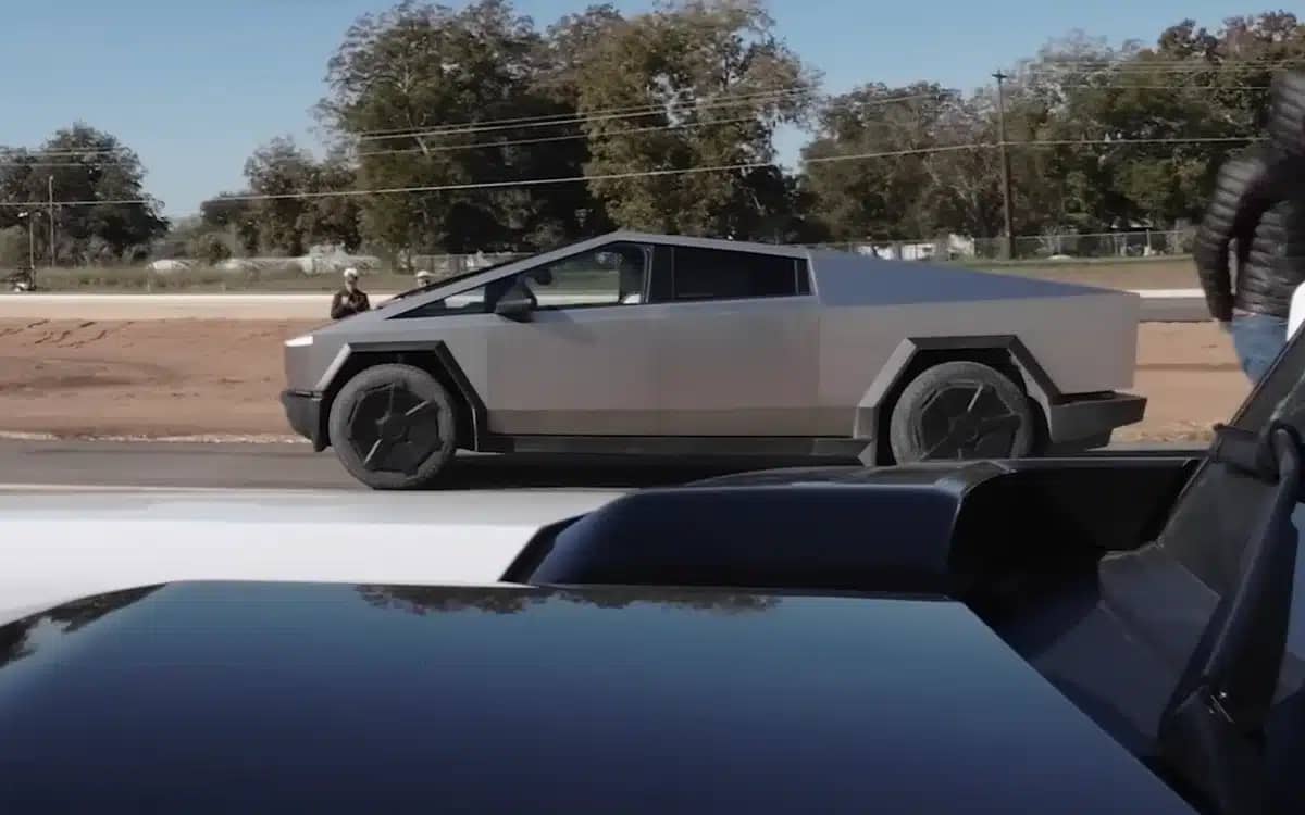 tesla-cybertruck-hummer-ev-drag-race-not-close