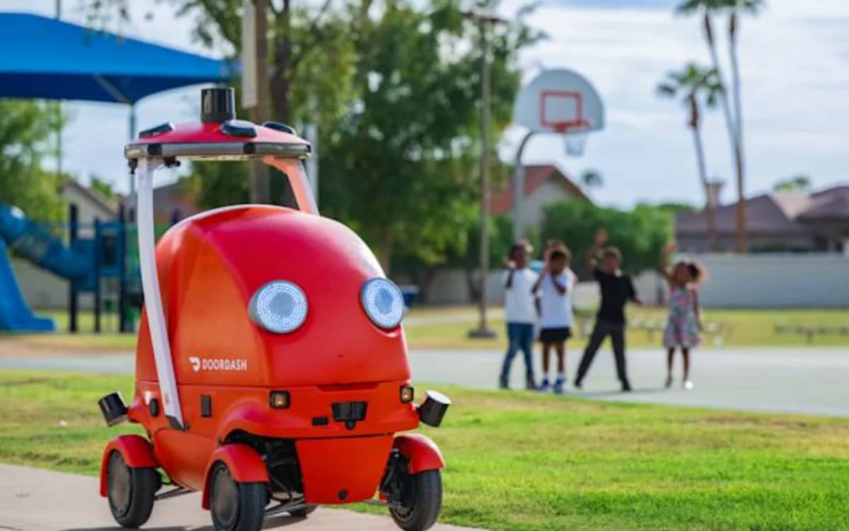 Meet Dot, the 5ft delivery bot already rolling around Phoenix streets