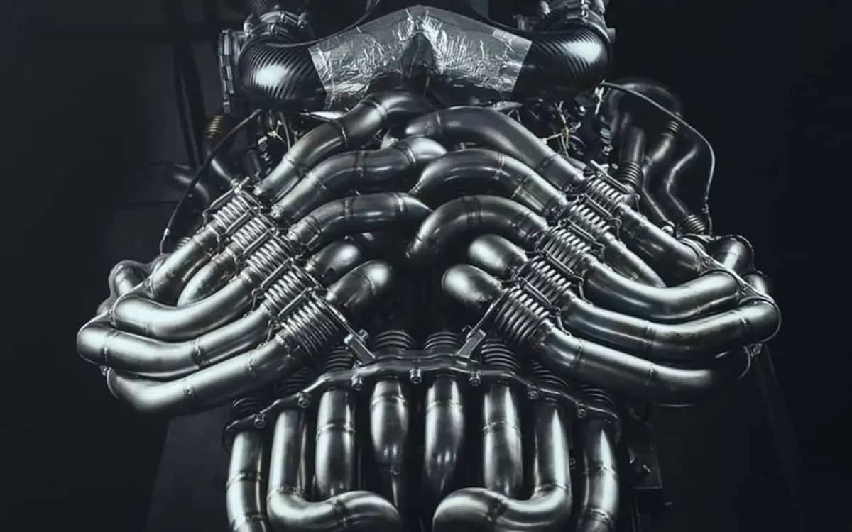 the-latest-supercar-news-today-bentley-de-tomaso-porsche-china-bans-flush-handles