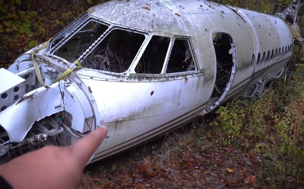 youtuber-finds-abandoned-private-jet-in-woods