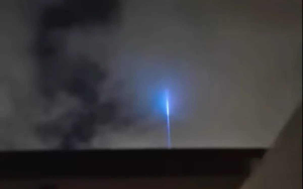The enormous London ‘sky laser’ has an explanation and it's not aliens or a bat signal like some suggest