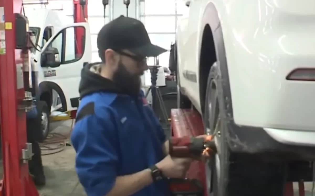 expert-evs-hybrids-gas-cars-tires-replaced