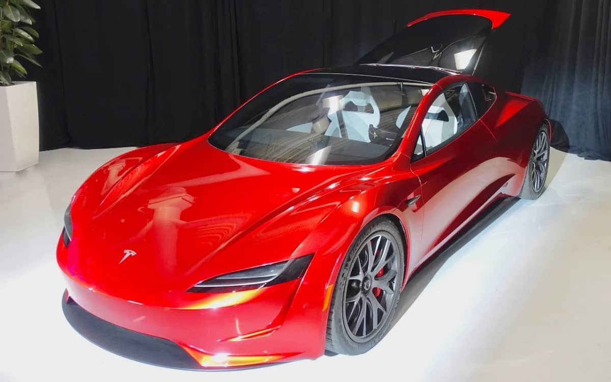tesla-flying-car-prototype-roadster