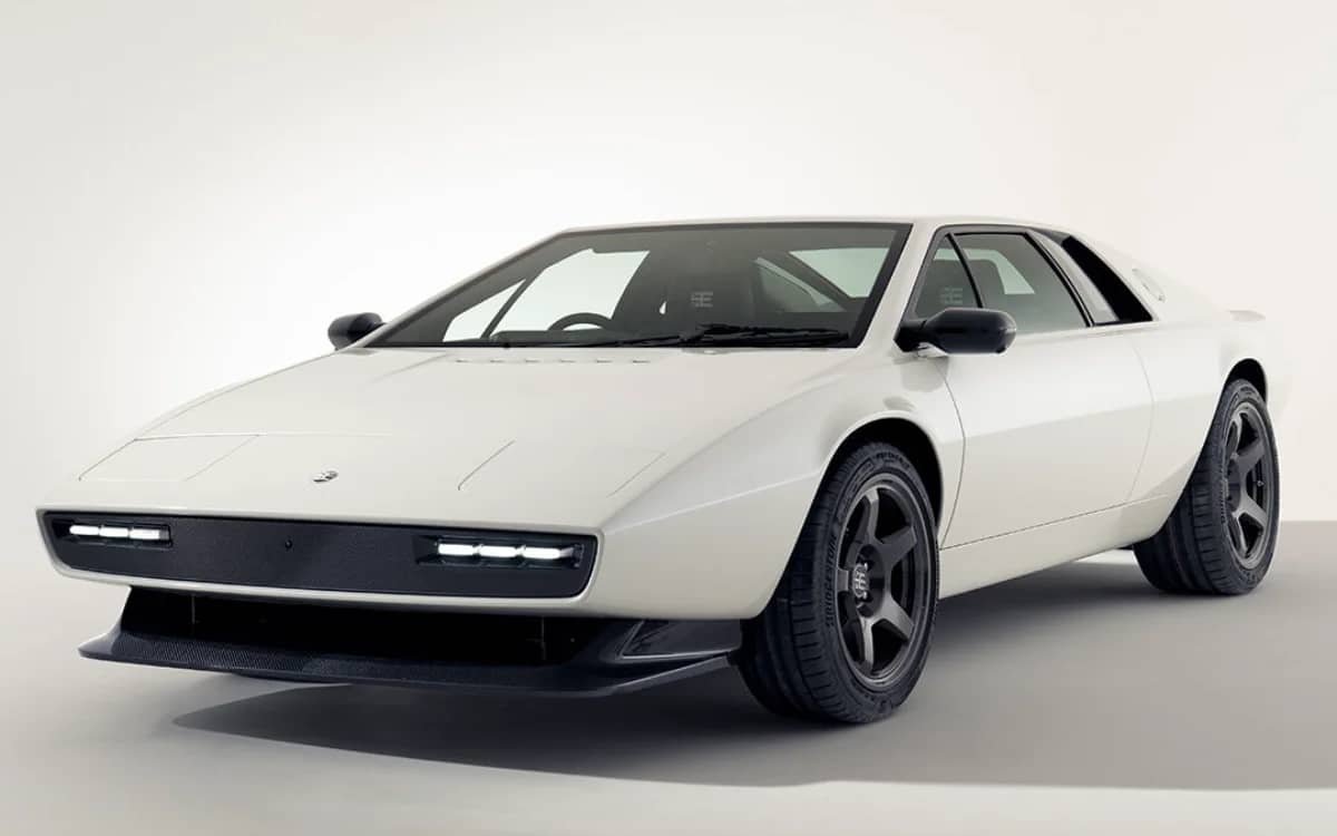 The Lotus Esprit has been reborn as a $540,000 carbon fiber remaster with only 50 units being made