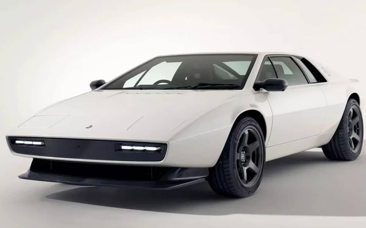 Lotus Esprit returns as a $569,000 carbon-fiber restomod, with only 50 built worldwide