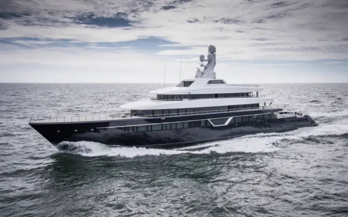 former-ufc-ceo-lorenzo-fertitta-owns-two-megayachts-worth-190m
