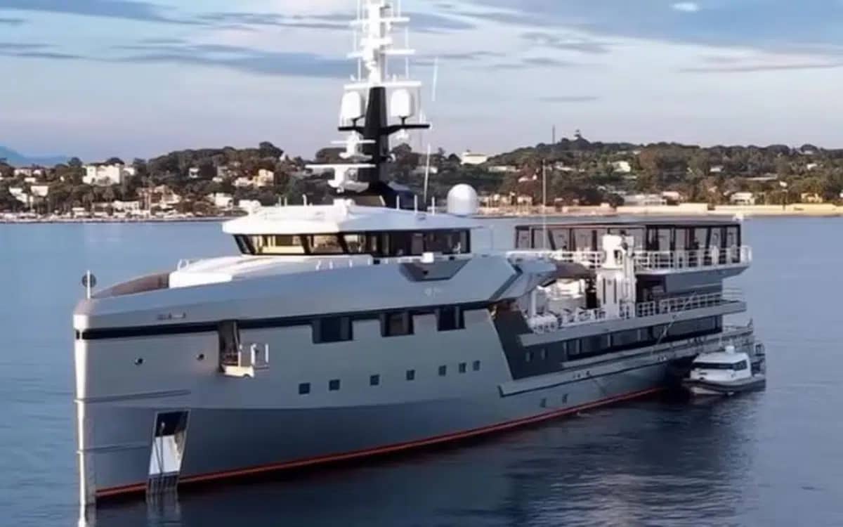 jeff-bezos-75m-yacht