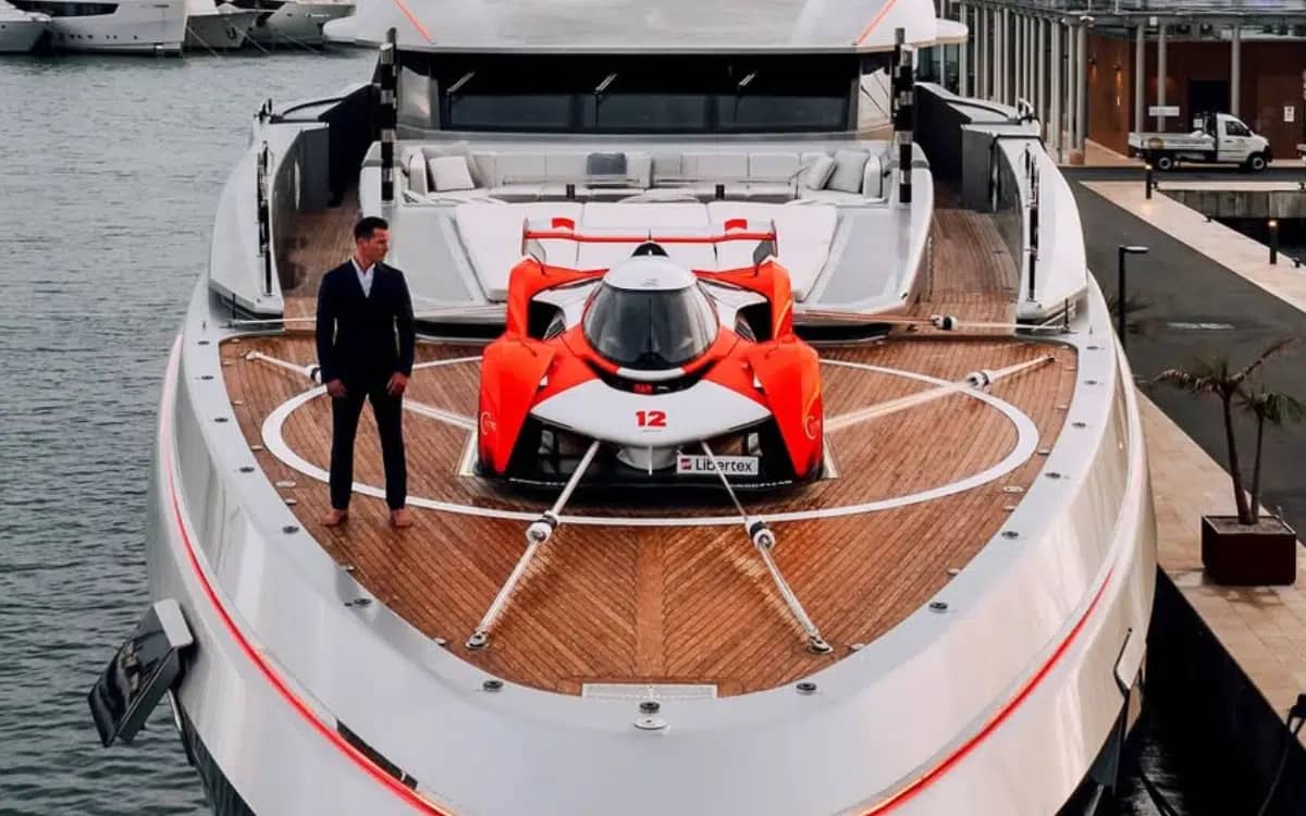monaco-millionaire-with-mclaren-solus-gt-on-superyacht