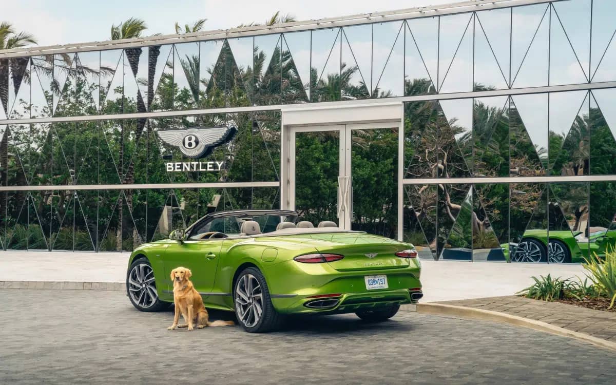 this-stunning-bentley-penthouse-has-a-garage-costs-37-million