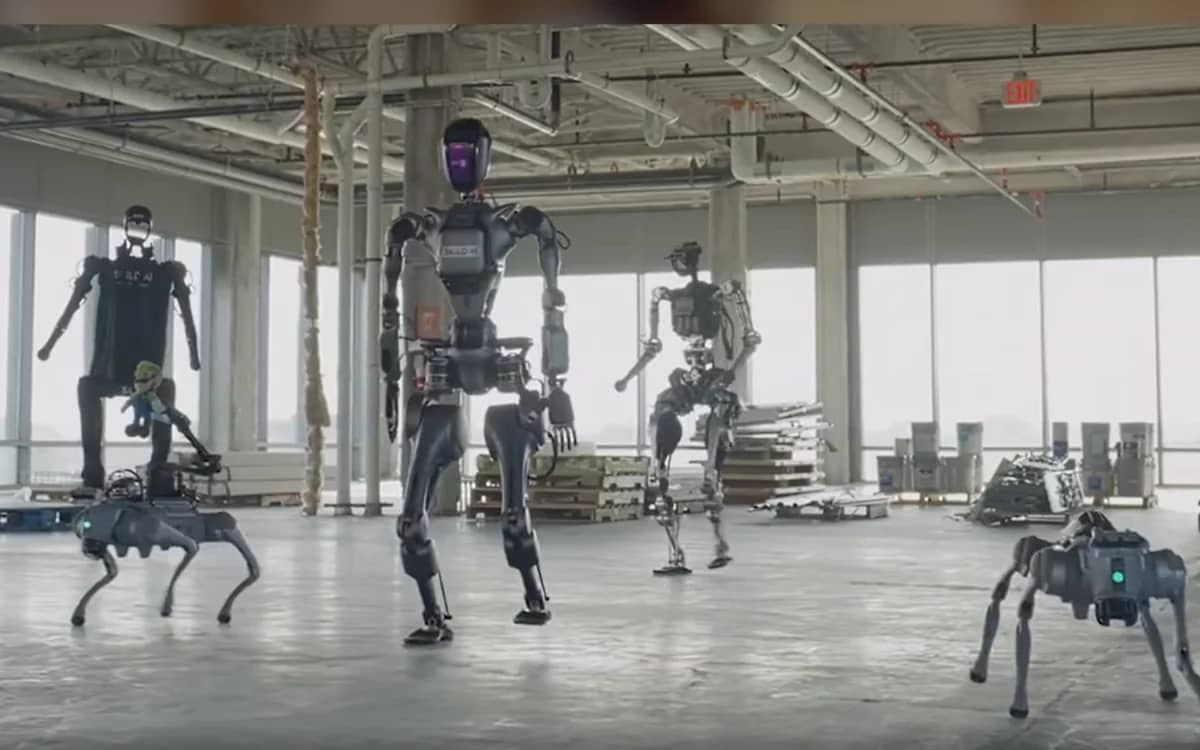 This omni-bodied artificial brain outlives its robots and can adapt to danger