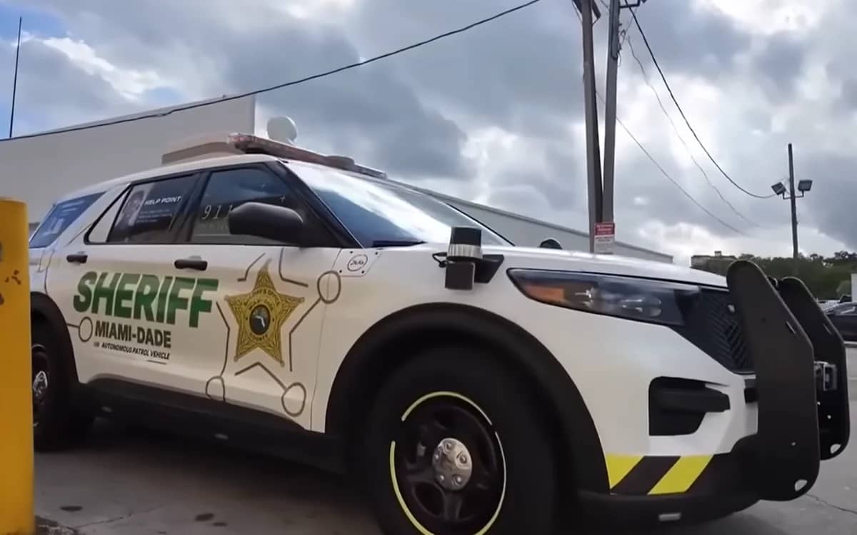 miami-pd-testing-self-driving-robot-police-car