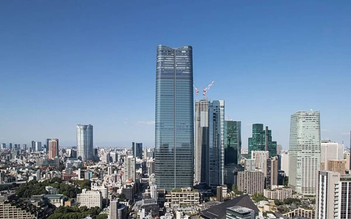 building-in-japan-is-largest-skyscraper-by-floor-space