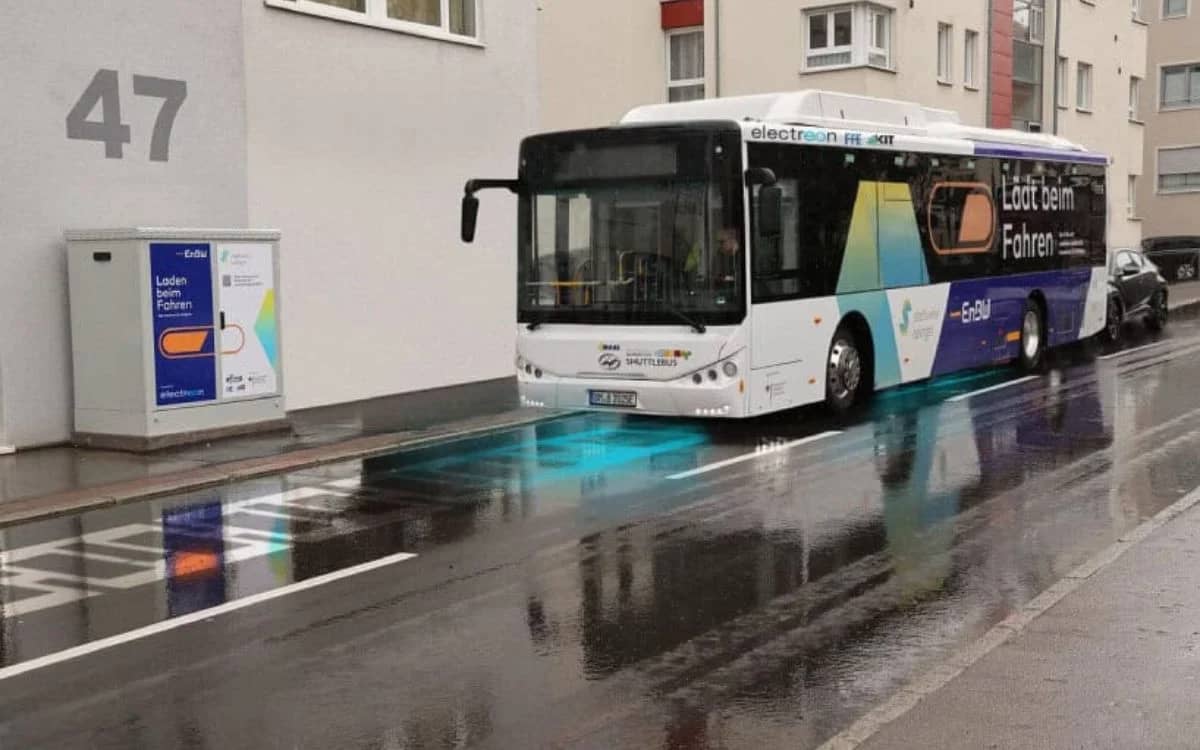 worlds-first-highway-that-charges-electric-cars