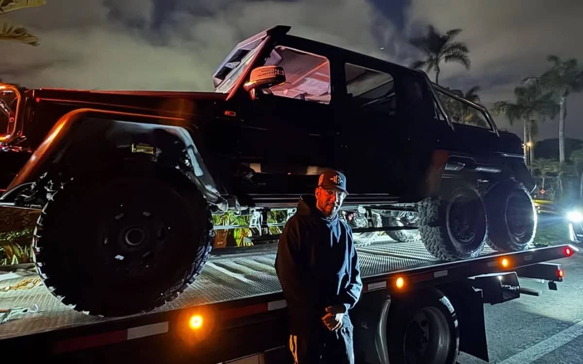 lil-wayne-bought-swizz-beatz-a-1800000-off-road-monster