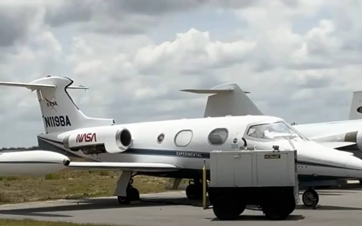 florida-youtuber-bought-buzz-aldrins-private-jet-fires-it-up