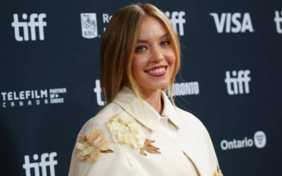 americas-sweetheart-sydney-sweeney-making-classic-cars-cool-again