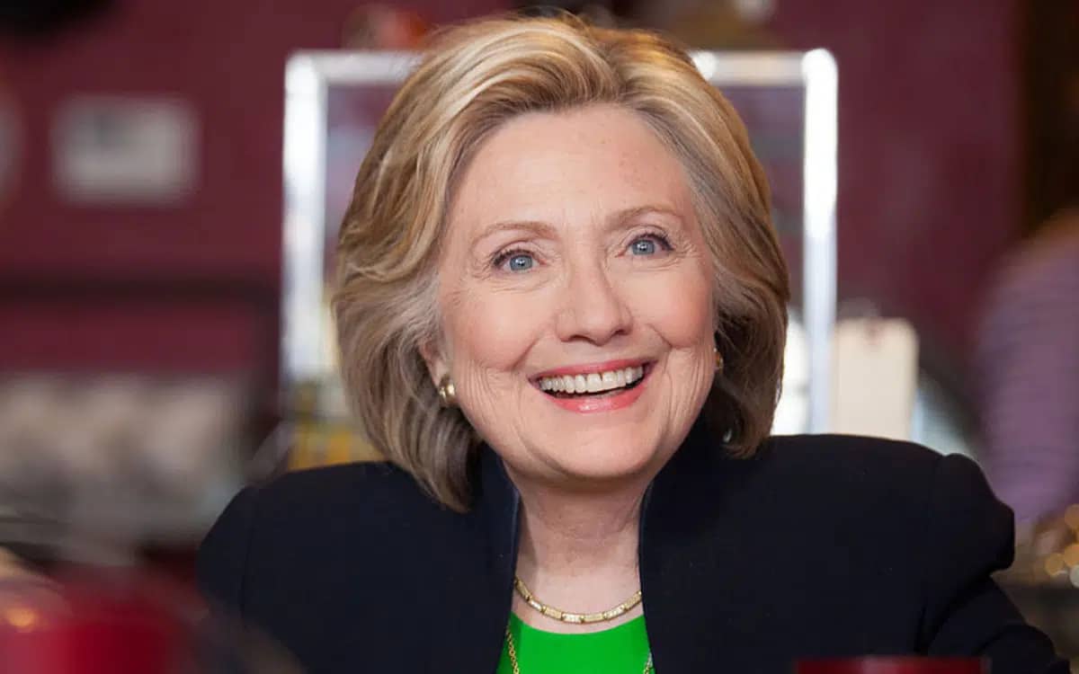 hilary-clinton-hasnt-driven-a-car-since-1996-deeply-regrets-it