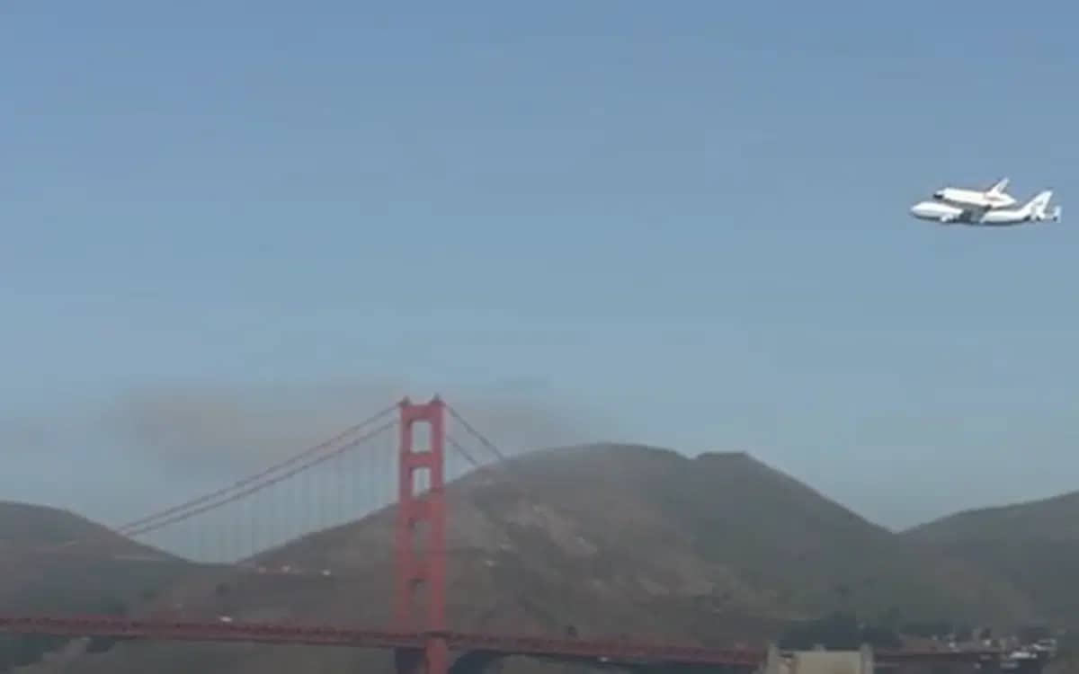 few-moments-more-iconic-than-nasa-space-shuttle-soaring-over-golden-gate-bridge-on-747