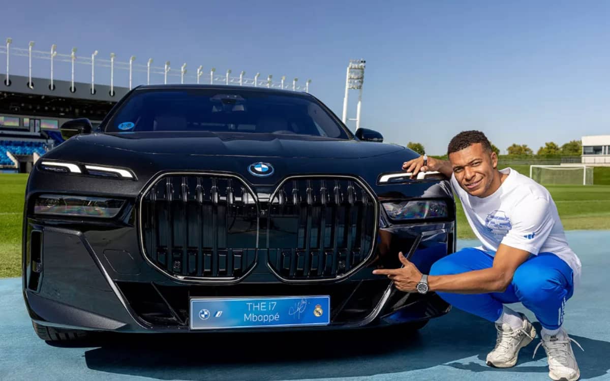 kylian-mbappe-adds-personalized-bmw-to-supercar-collection