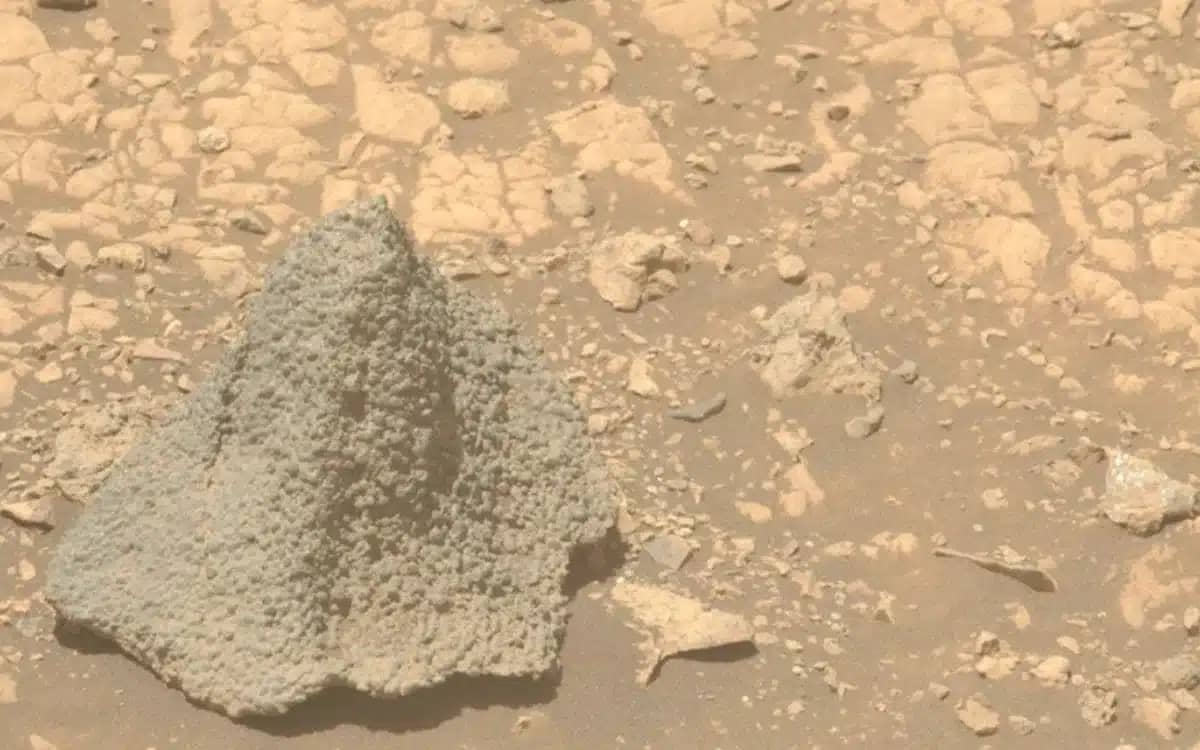 Scientists left confused after mysterious ‘alien helmet’ spotted on the surface of Mars