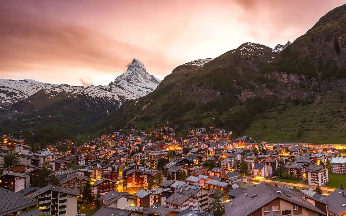 zermatt-swiss-town-banned-petrol-cars