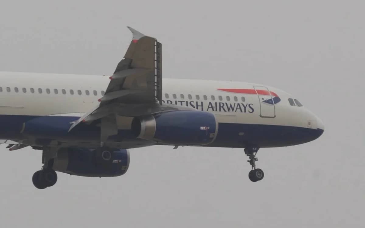 slow-motion-footage-airbus-boeing-planes