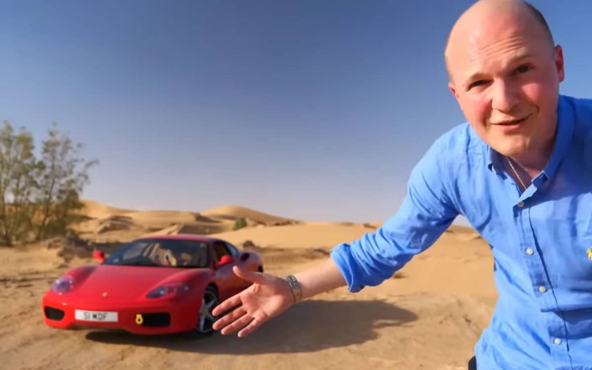 vinwiki-drives-ferrari-360-modena-sahara-desert