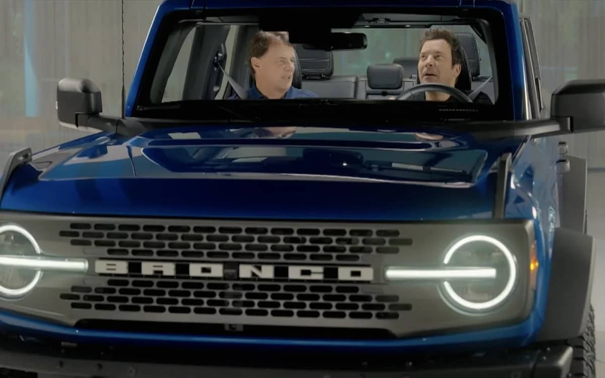 ford-ceo-showcases-other-p-feature-to-jimmy-fallon-ford-bronco