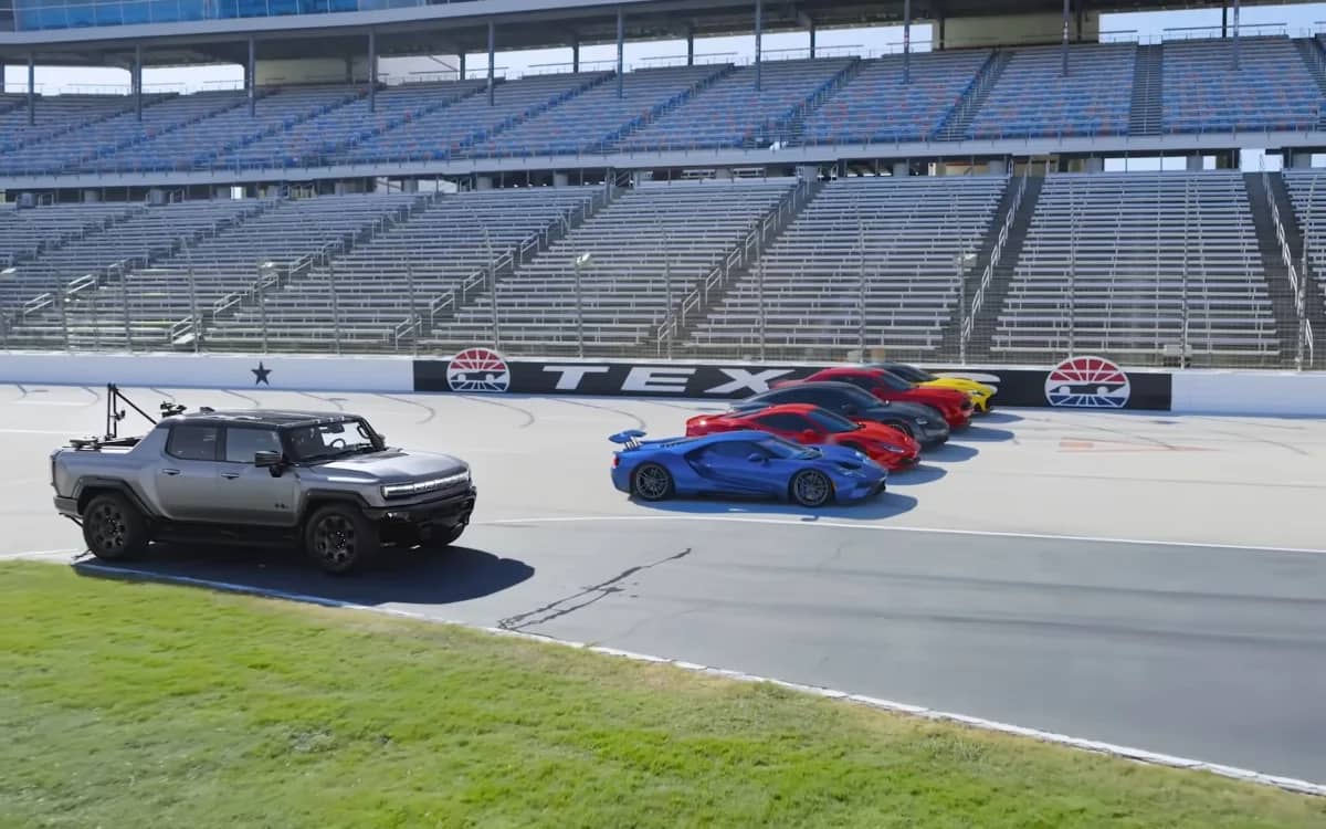 gmc-hummer-ev-humiliates-supercars-in-texas-drag-race