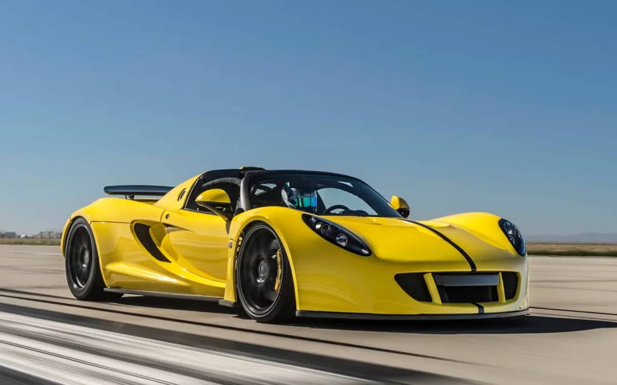 Hennessey Venom GT manages the fastest speed ever for a production car with manual transmission