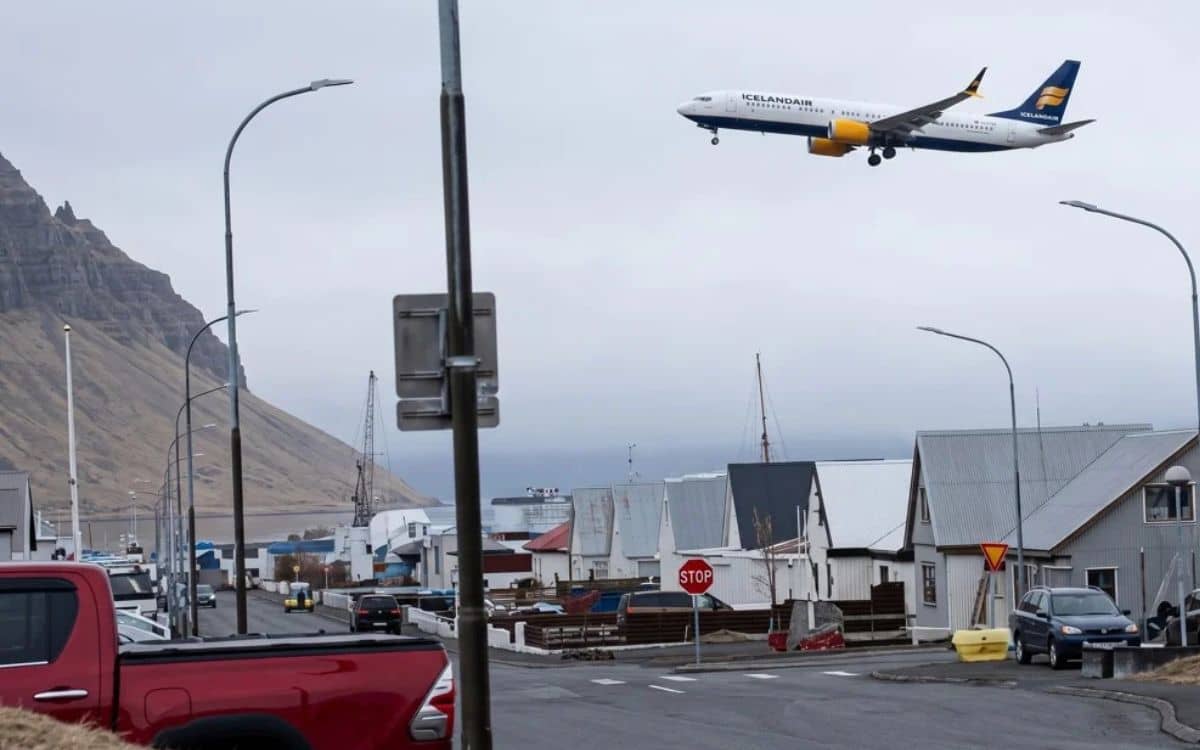 icelandair-flight-boeing-757-aviation-safety-icelandair-pilot