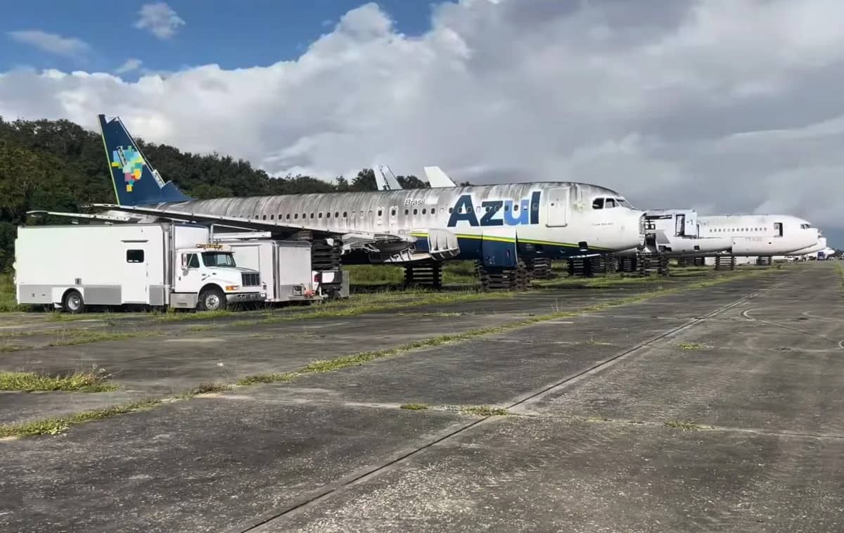 florida-man-discovers-boneyard-with-abandoned-aircraft