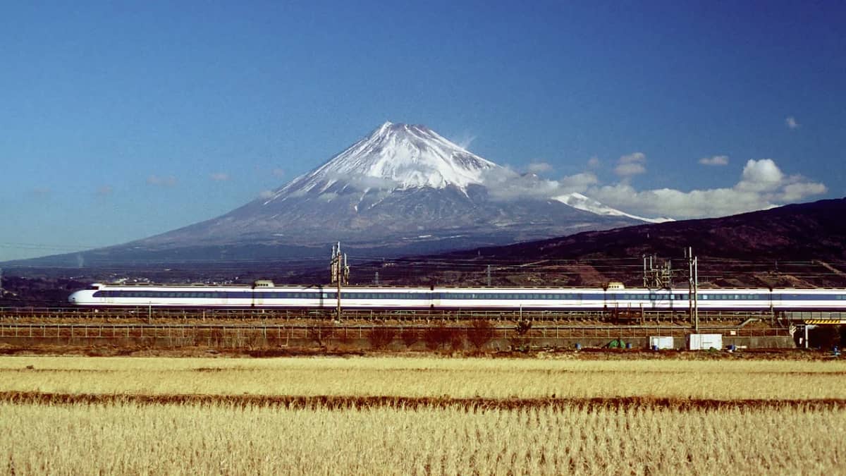 japan-maglev-train-tokyo-nagoya