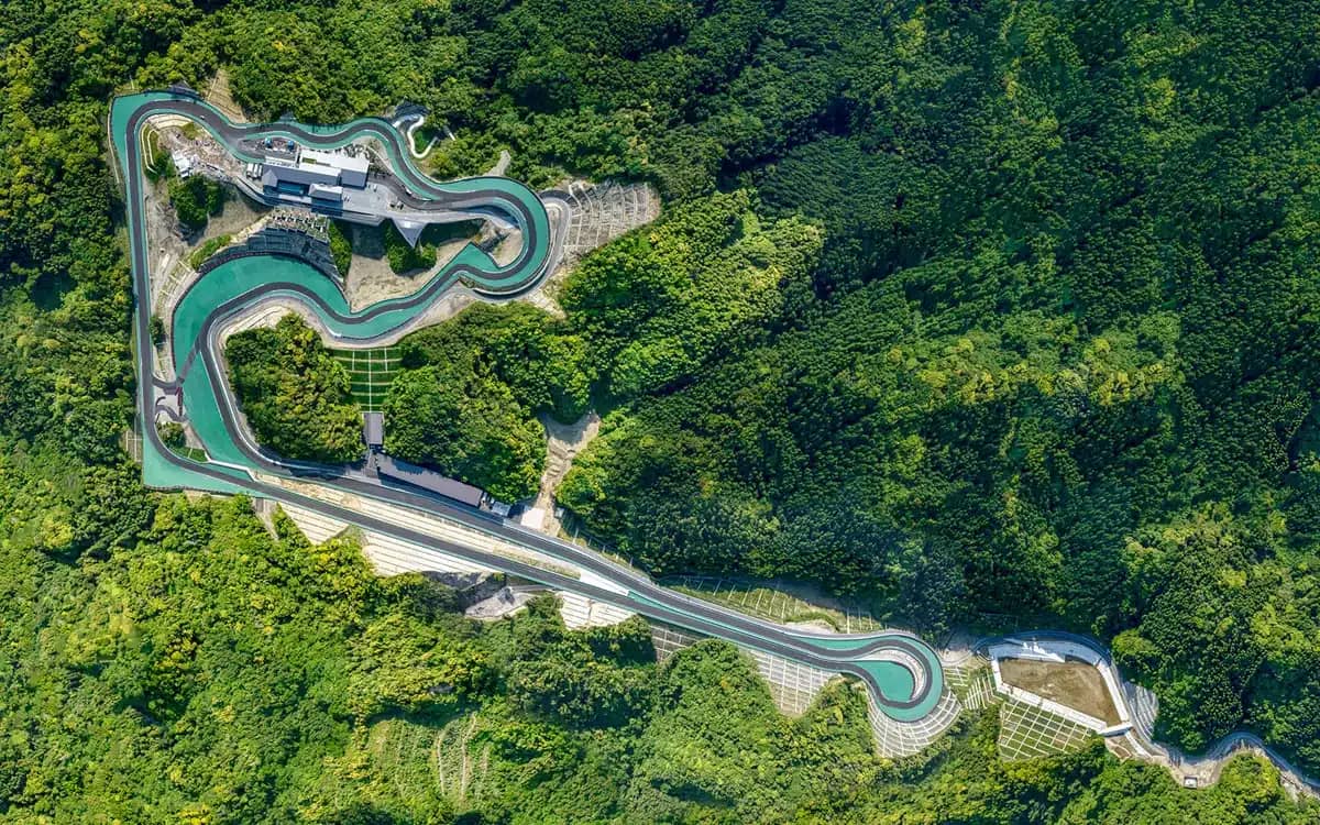 japanese-billionaire-builds-200-million-private-racetrack-magarigawa-club