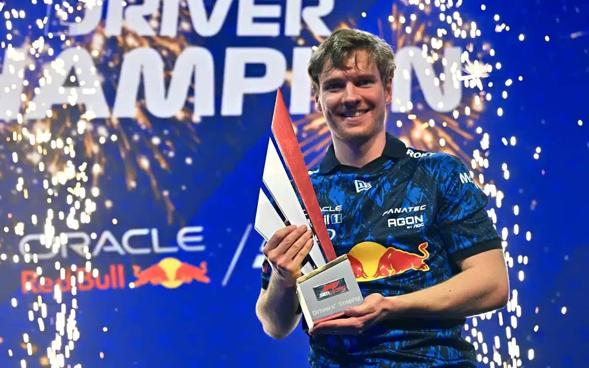 Sim-Racing professional used Michael Schumacher's ultimate cheat code to win an F125 championship race