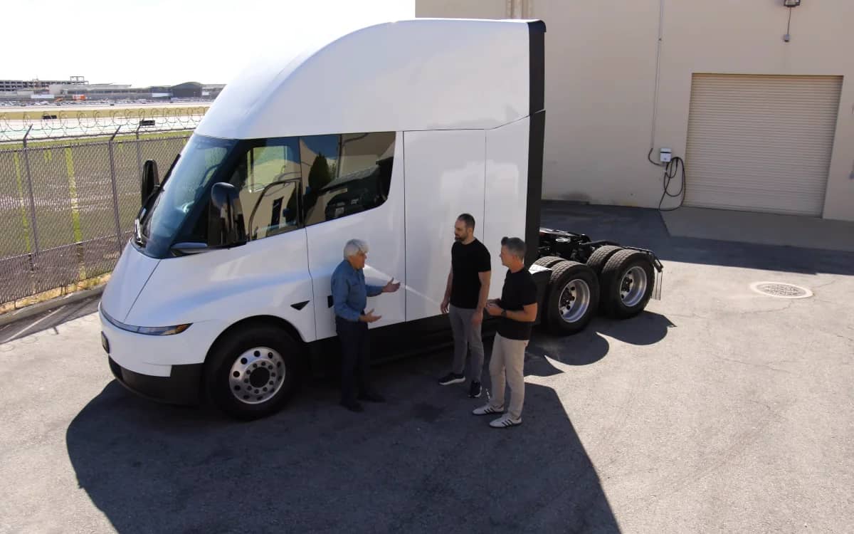 jay-leno-drove-production-tesla-semi-ev-with-one-million-mile-battery