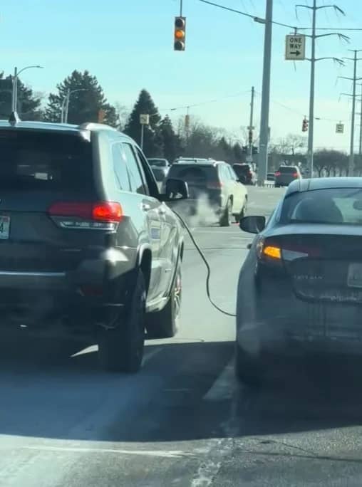 drivers-were-caught-keeping-vehicle-running-remarkable-trick