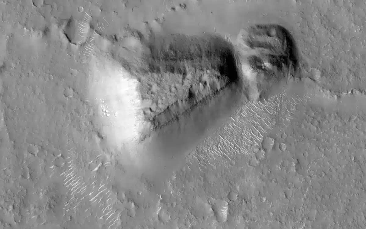 NASA releases images of mysterious Mars landmarks that could prove past life on the Red Planet