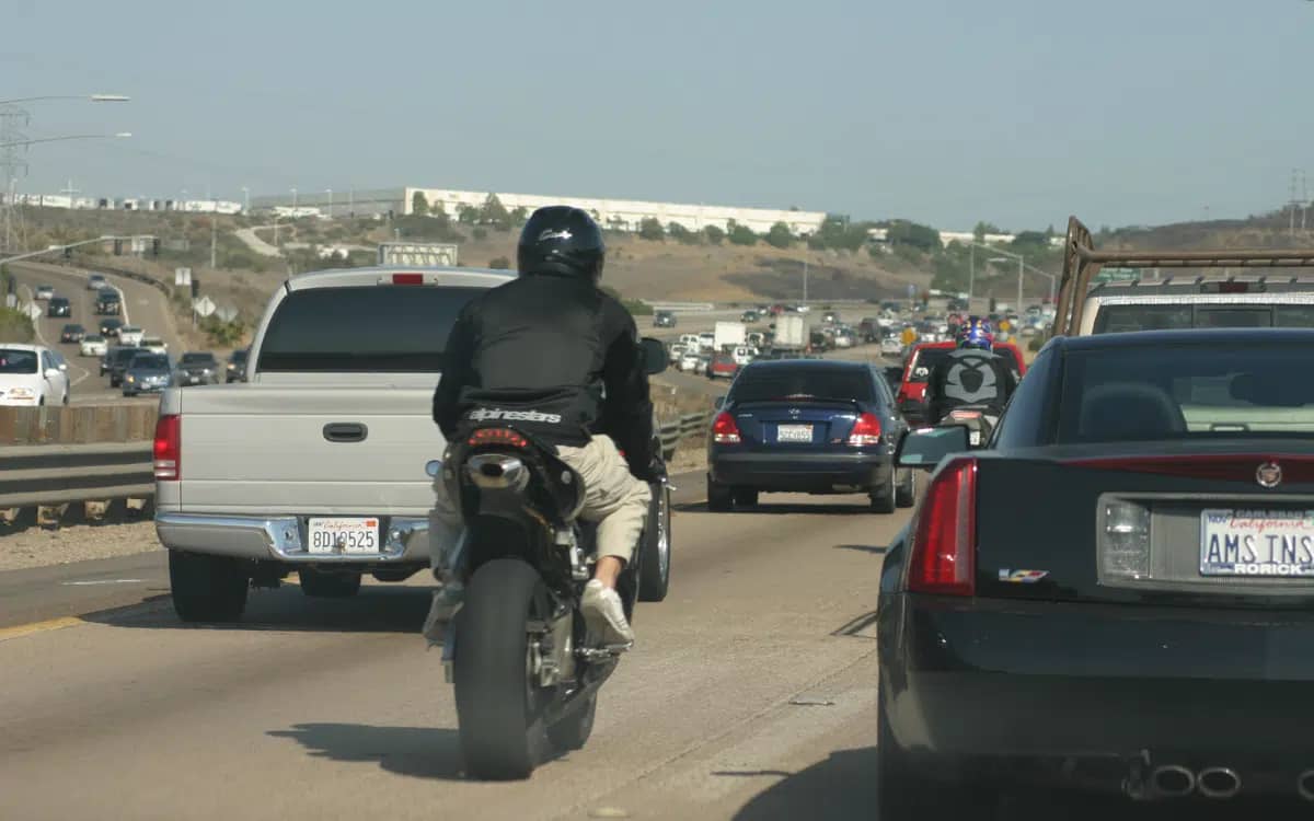minnesota-is-preparing-for-legal-lane-splitting