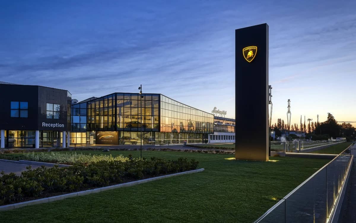 lambo-domain-name-bought-by-arizona-man-tried-to-get-75-million-from-lamborghini