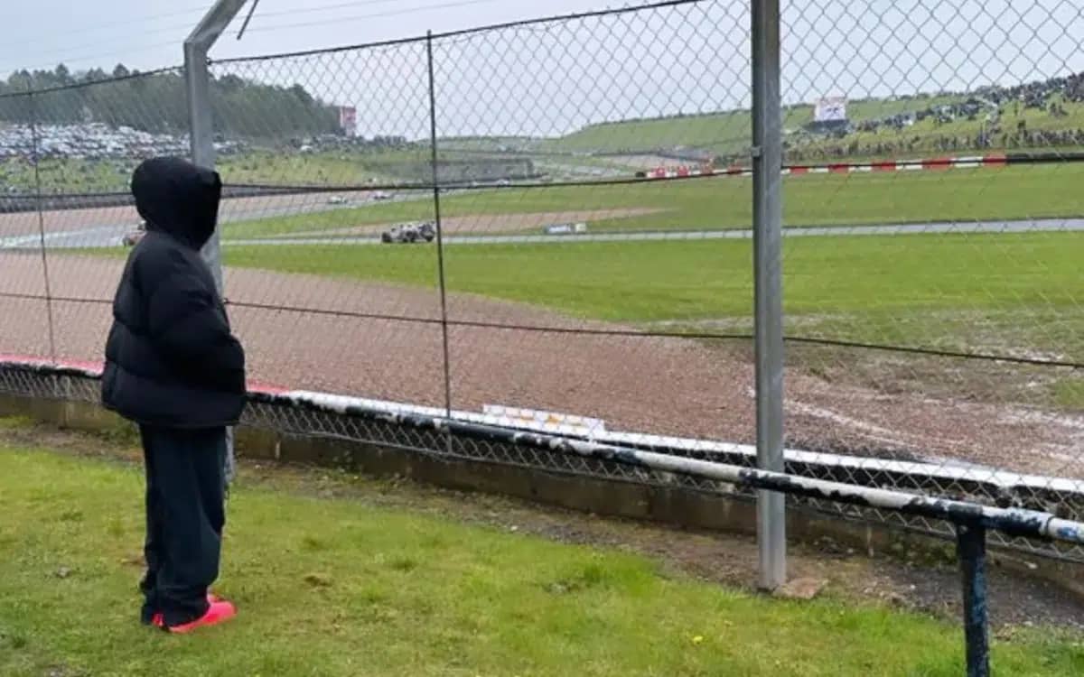 lewis-hamilton-attended-brothers-race-in-disguise