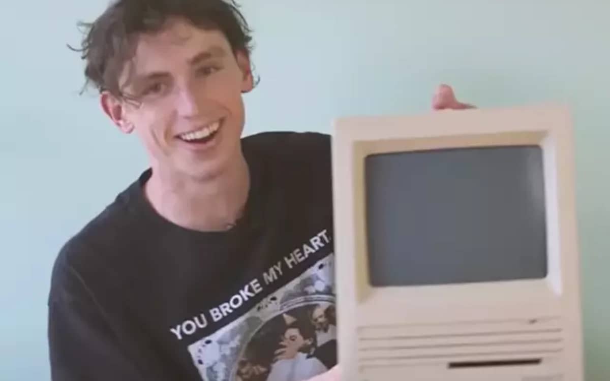 Man only used 1980s technology for an entire week and he ended up giving one 'life-changing' device a 10/10 verdict