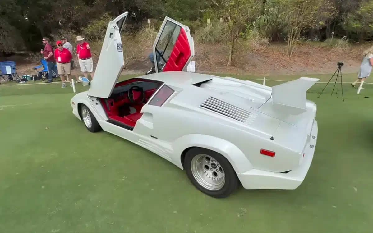 man-trades-lamborghini-countach-for-a-bugatti-veyron