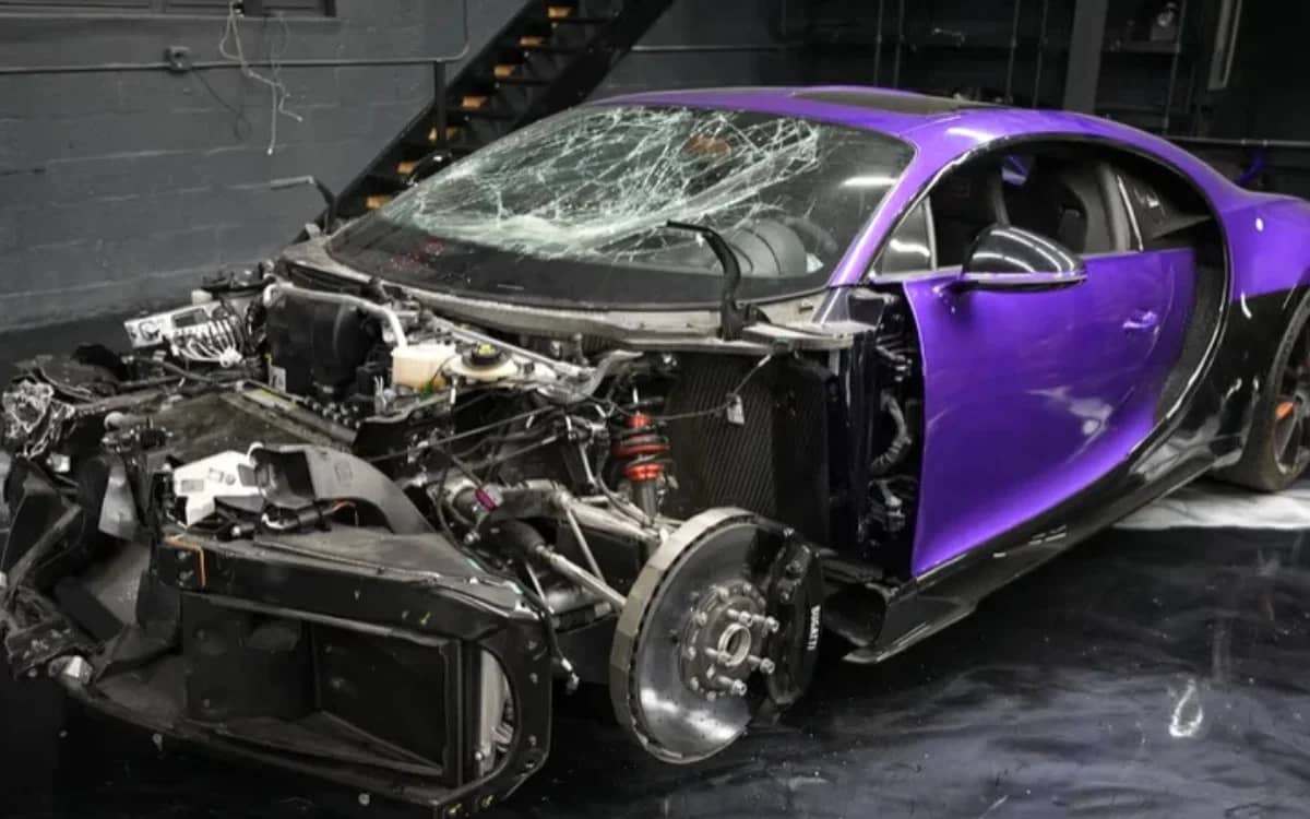 mat-armstrong-wrecked-bugatti-chiron-pur-sport-hairline-crack