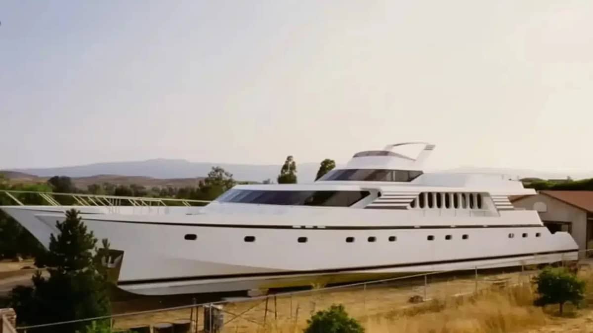 clyde-stires-homemade-mega-yacht-backyard