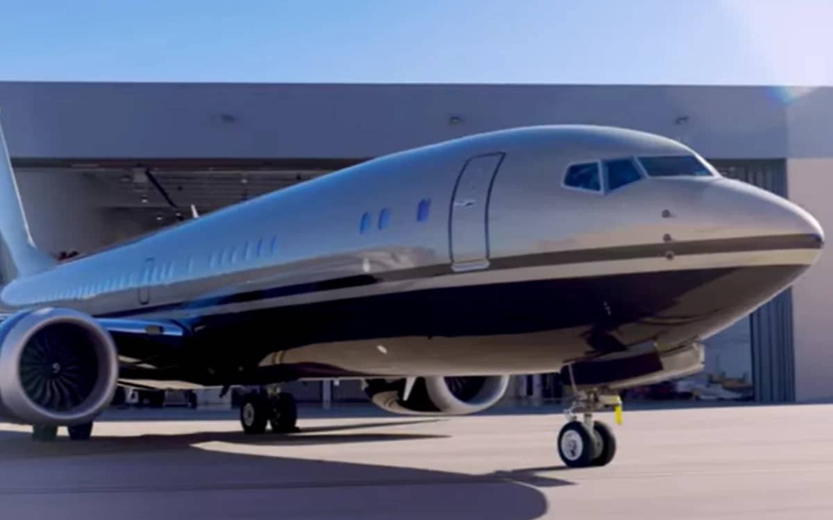 melania-boeing-bbj-max-8-lavish-jet