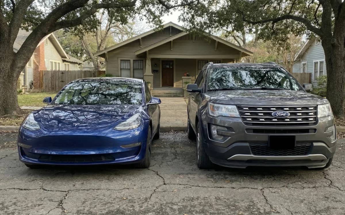 tesla-model-3-ford-explorer-yearly-cost-comparison