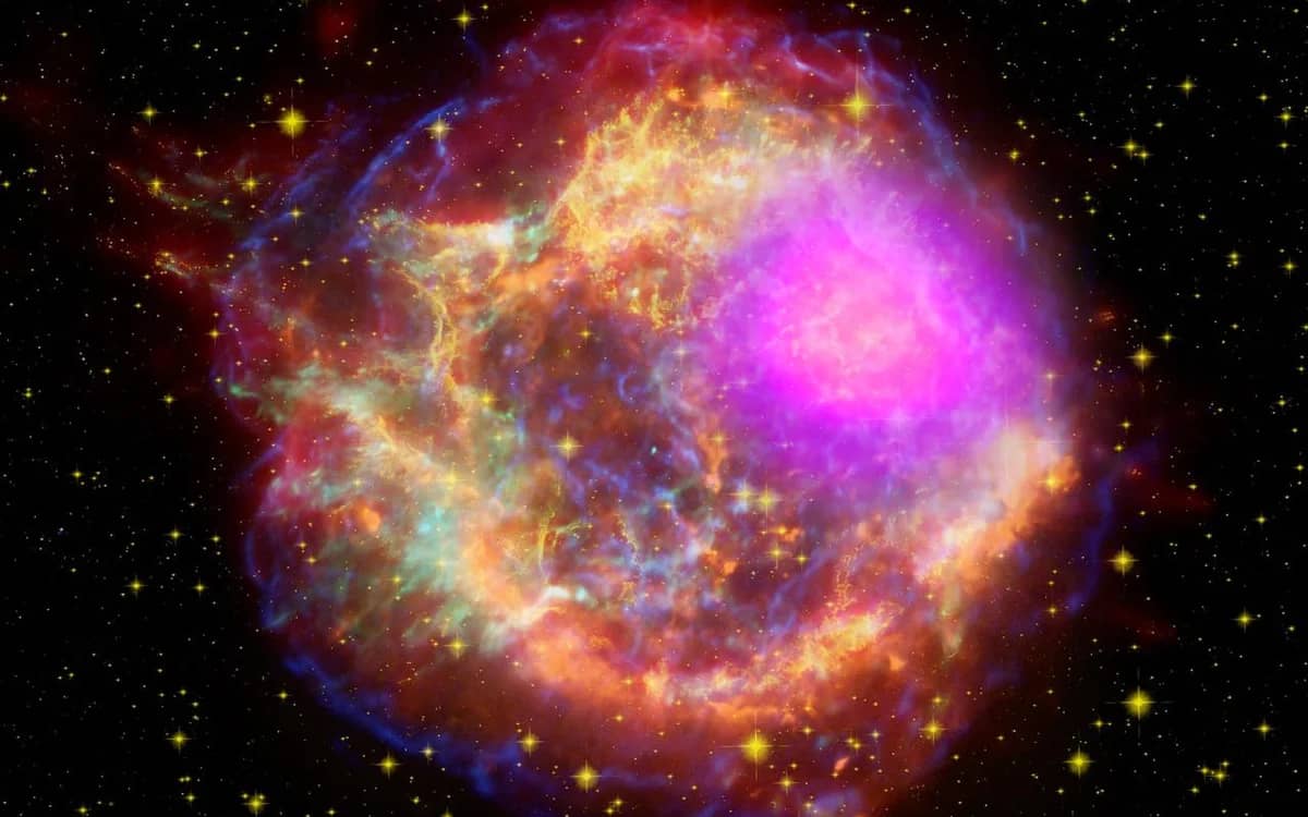 nasa-25-years-of-keplers-supernova-expanding-40-second-video