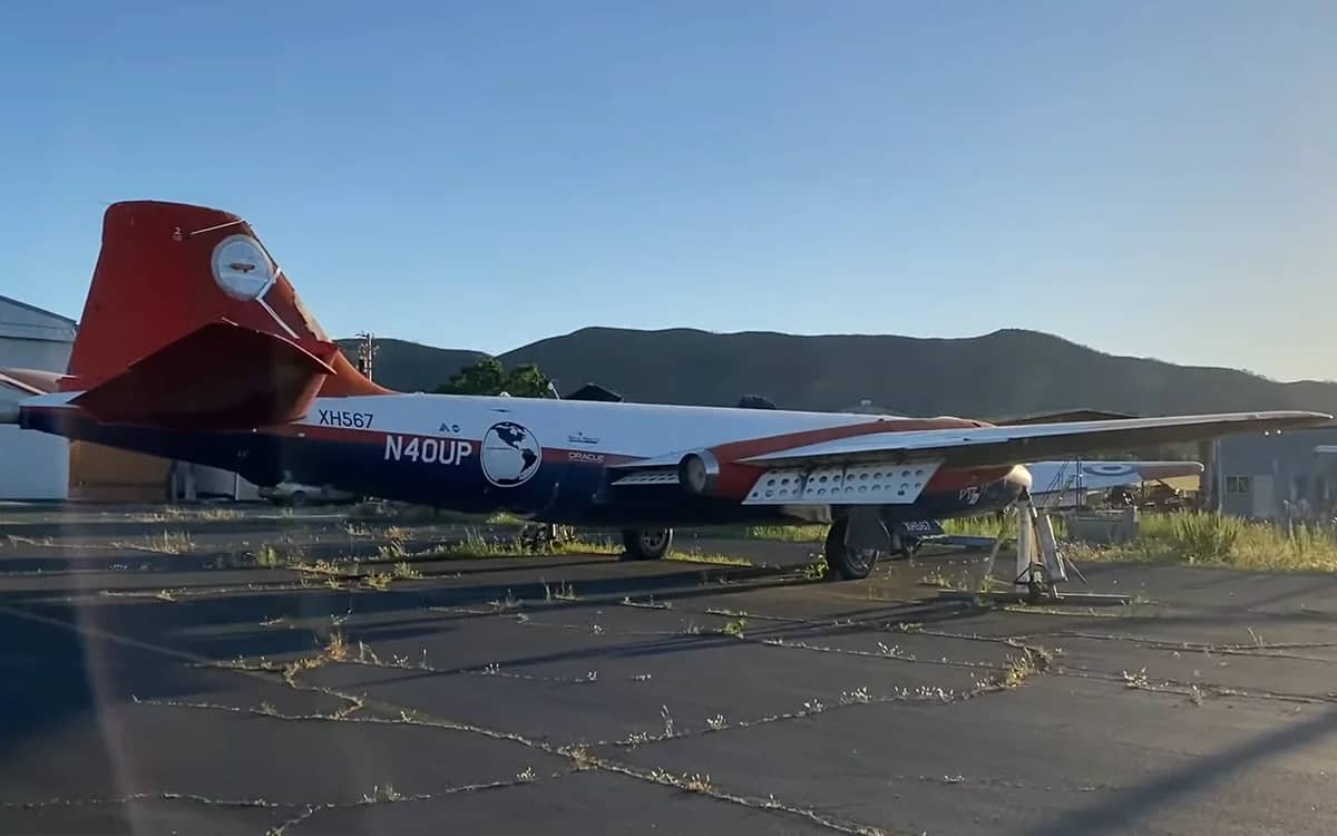nasa-wb-57-1950s-aircraft-still-used-today-california