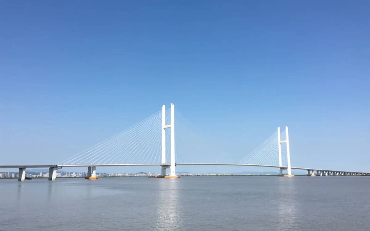 bridge-to-nowhere-china-north-korea-building-again